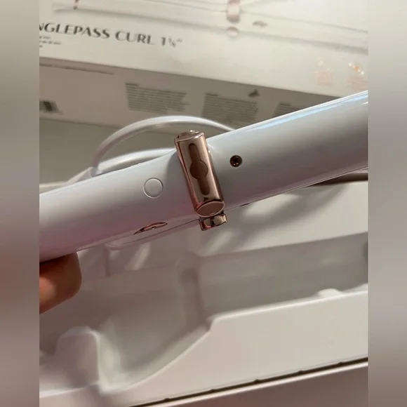 T3 SinglePass Curl Professional Curling Iron Ceramic Long Barrel